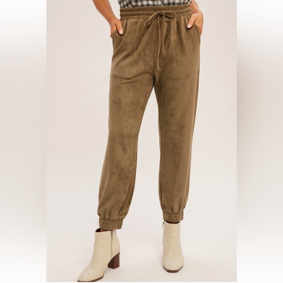 331. Soft Faux Suede Jogger Pant W/Pockets Olive Green NEW Item NWT S,M,L - Picture 4 of 4